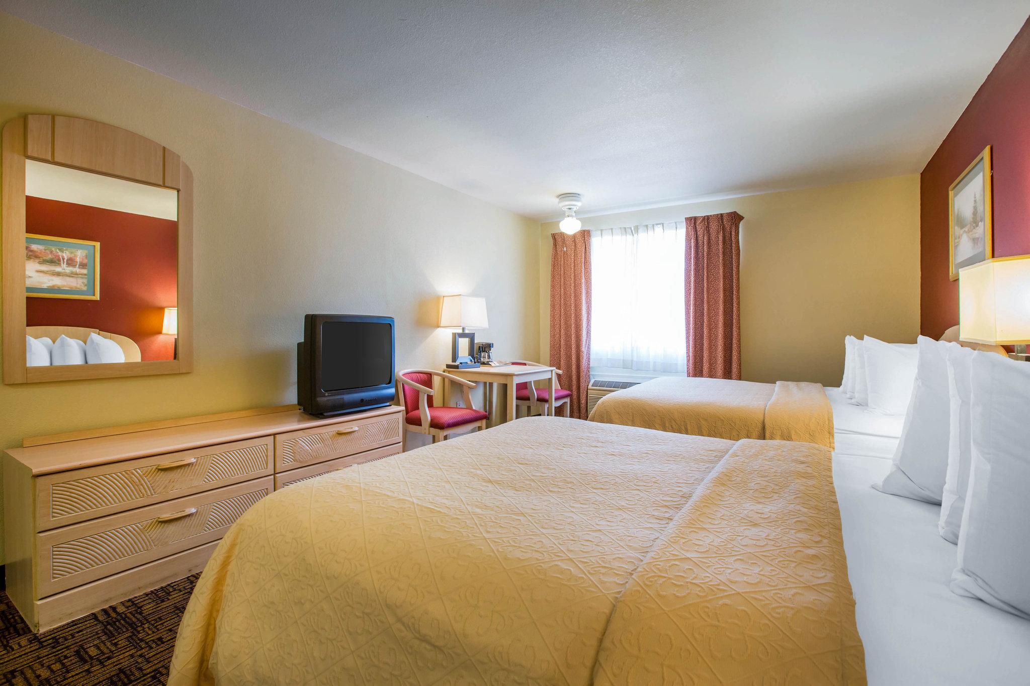 Quality Inn & Suites Weed Ngoại thất bức ảnh