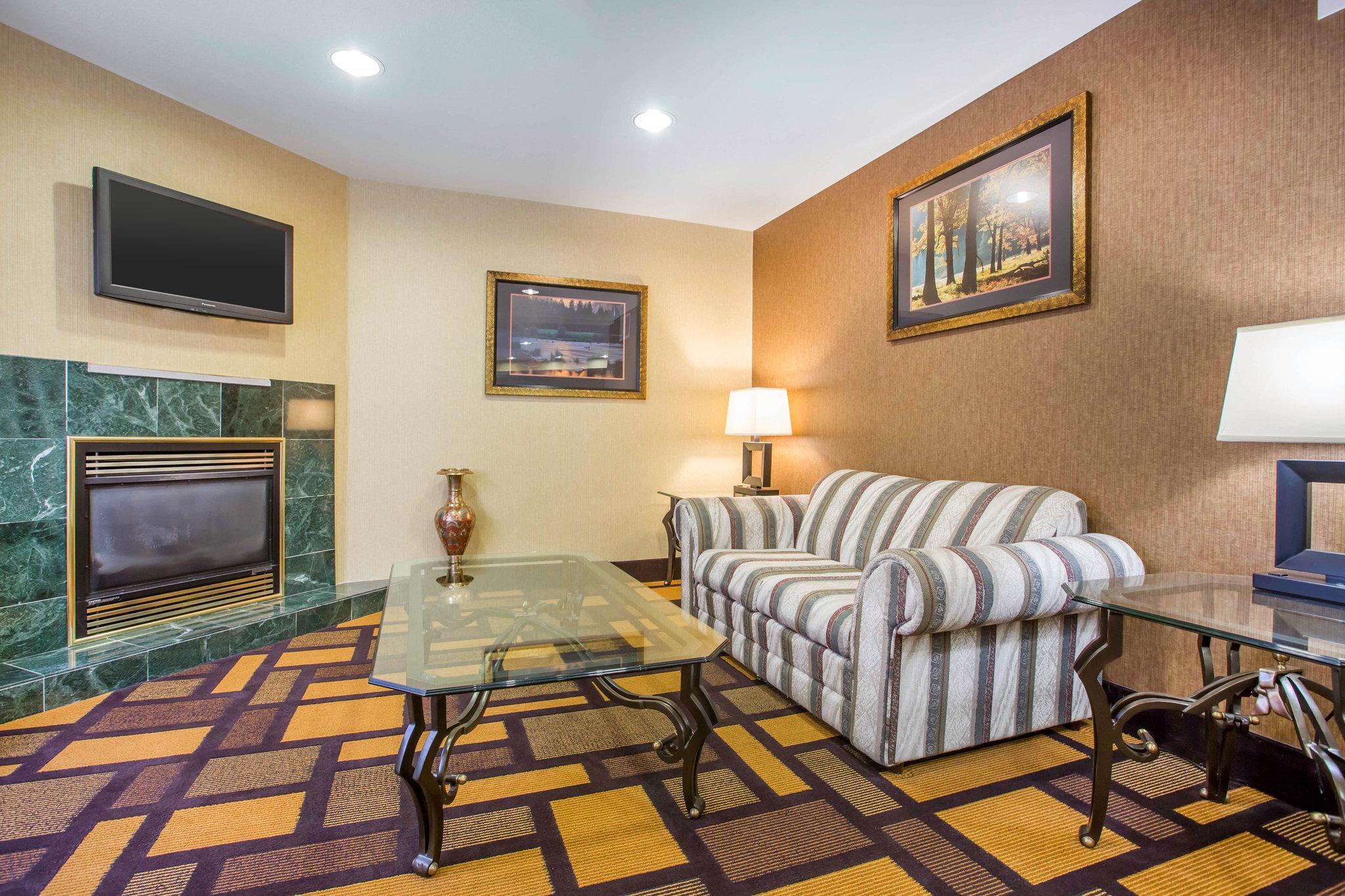 Quality Inn & Suites Weed Ngoại thất bức ảnh