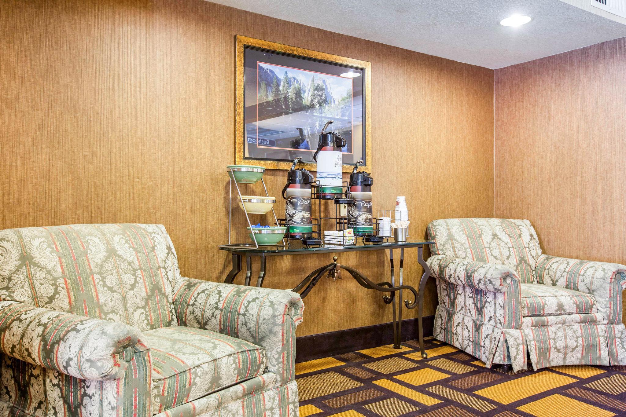Quality Inn & Suites Weed Ngoại thất bức ảnh